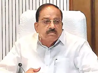 Telangana minister Thummala contacts central government about urea shortage