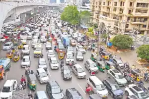 Traffic stops due to heavy rain in the city