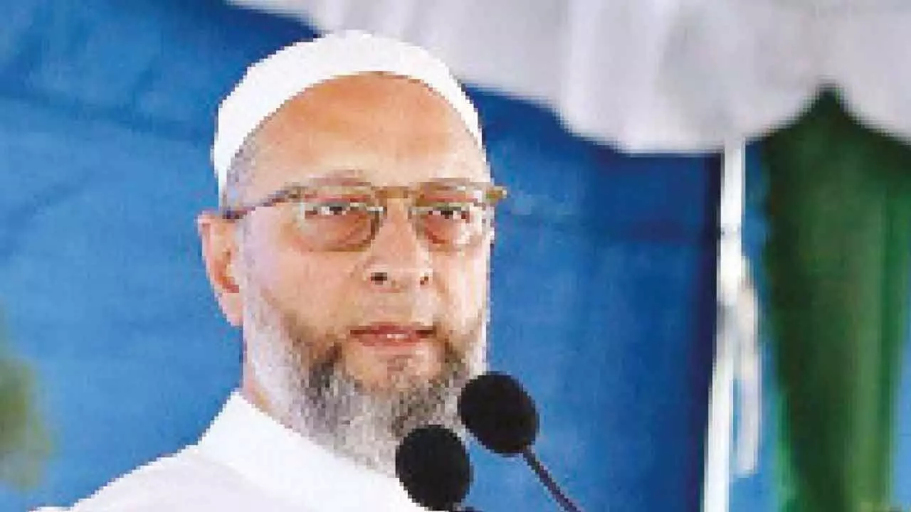 Asad Owaisi criticizes meat ban on Independence Day