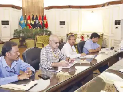 Bandi Sanjay checks CIS plan to reduce cybercrimes