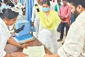 Collector visits government hospital
