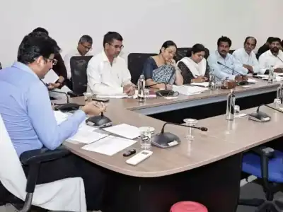 Collector Vows to Stop Urea Distribution Issues