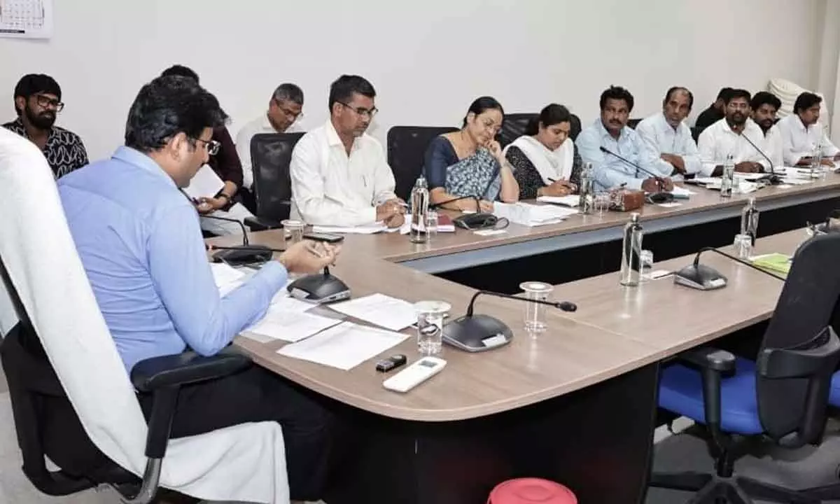 Collector Vows to Stop Urea Distribution Issues