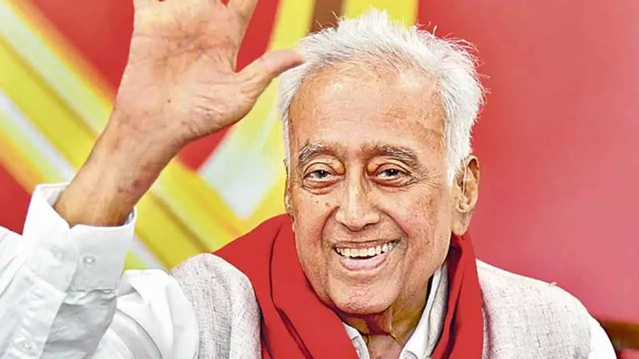 CPI leader Suravaram Sudhakar Reddy’s funeral procession held at Gandhi Hospital