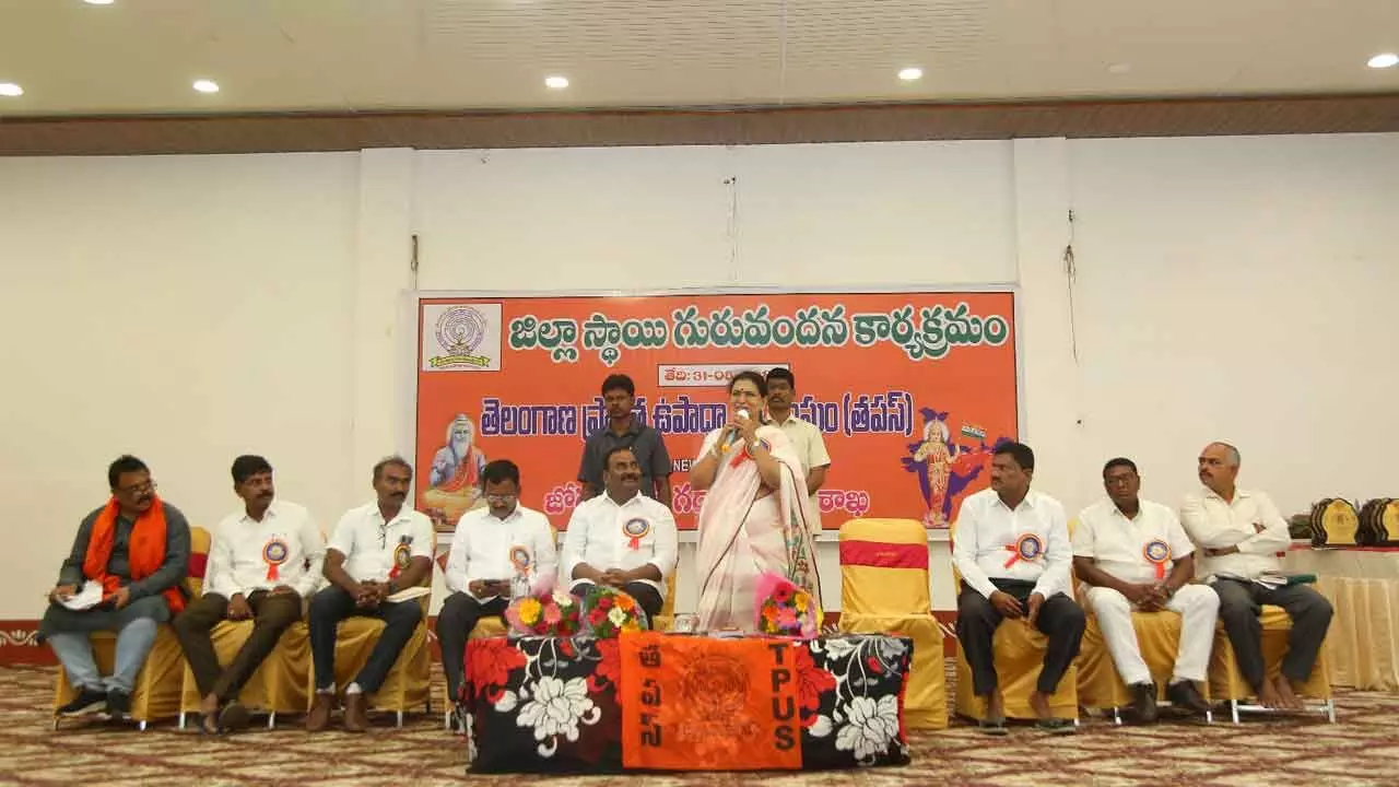 DK Aruna Promises to Visit Gadwal Every 15 Days to Restart Development