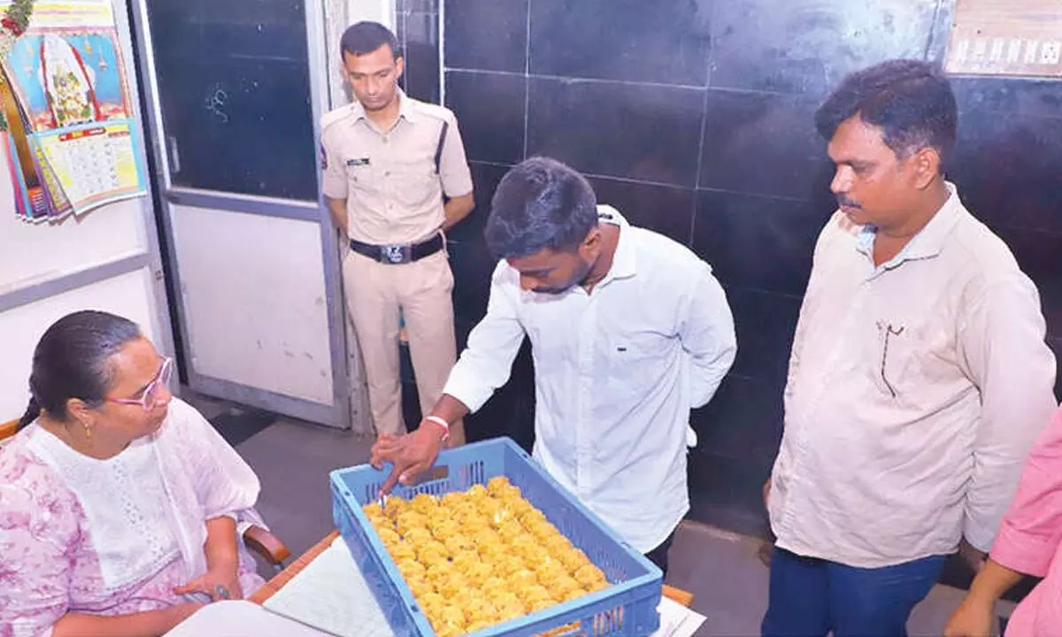 EO visits Rajanna temple