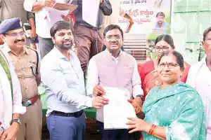 Gaddam opens upgraded MP school