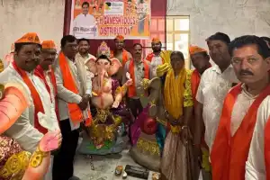 Ganesh idols given for free at Barkatpura