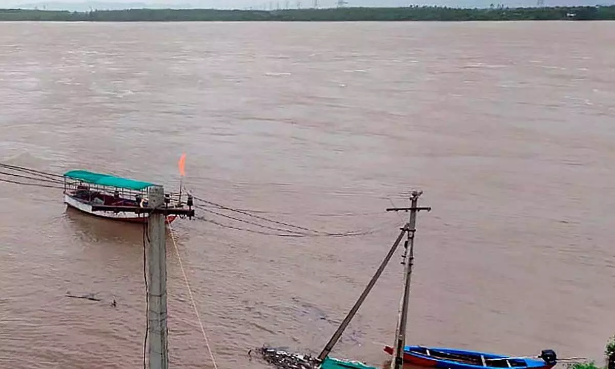 Godavari river overflows to 37ft at Bhadrachalam on Tuesday