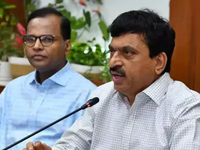 Government gives 1 crore rupees to rain-hit districts