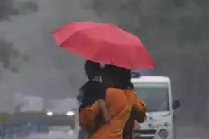 Heavy rain hits Hyderabad and nearby districts