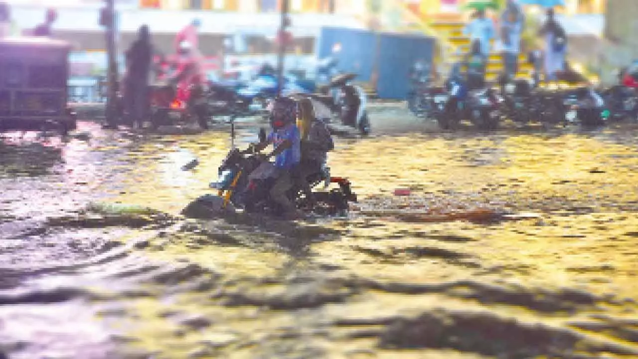 Heavy Rain in Hyderabad Leads to Flooding and Traffic Jams