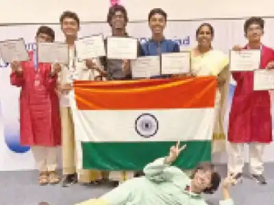 Indian teens win at IOL 2025 language contest