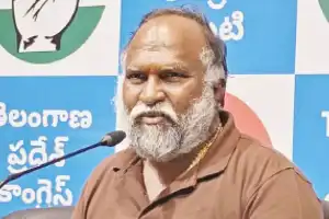 Jagga Reddy calls KCR family ‘thieves’