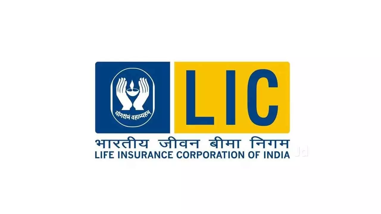 LIC raises the national flag
