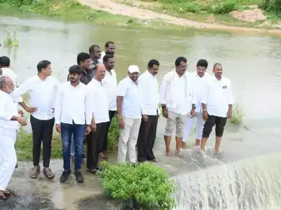 Local leader checks flood situation