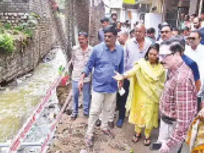 Mayor visits city slums and urges better sanitation