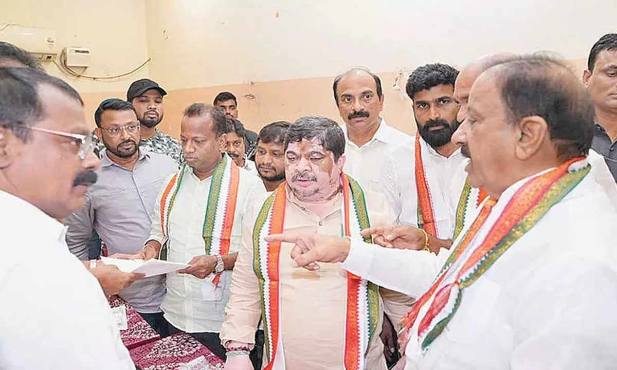 Ministers urge Congress members to secure win