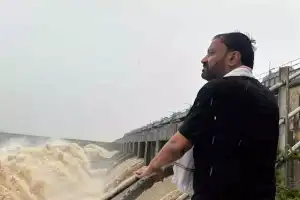 Nizamsagar gates opened due to floods, Jukkal MLA Thota Laxmikantha Rao oversees situation