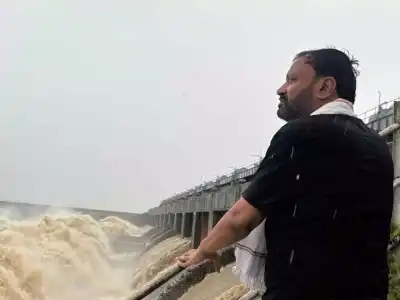 Nizamsagar gates opened due to floods, Jukkal MLA Thota Laxmikantha Rao oversees situation
