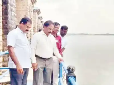 Officials warn of rising water in Himayat Sagar