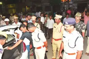 Police start checking vehicles in Gadwal