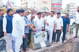 R&B Minister orders officials to speed up LB Nagar traffic project