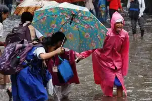 Schools in GHMC area get half-day off due to heavy rain forecast