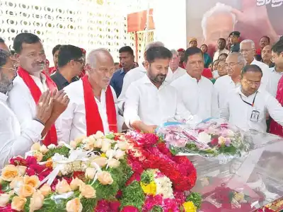 Suravaram Sudhakar Reddy given state honors at funeral