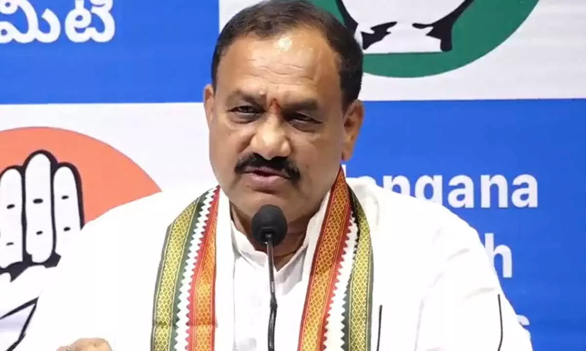 Telangana Congress leader criticizes government for urea shortage, calls for action