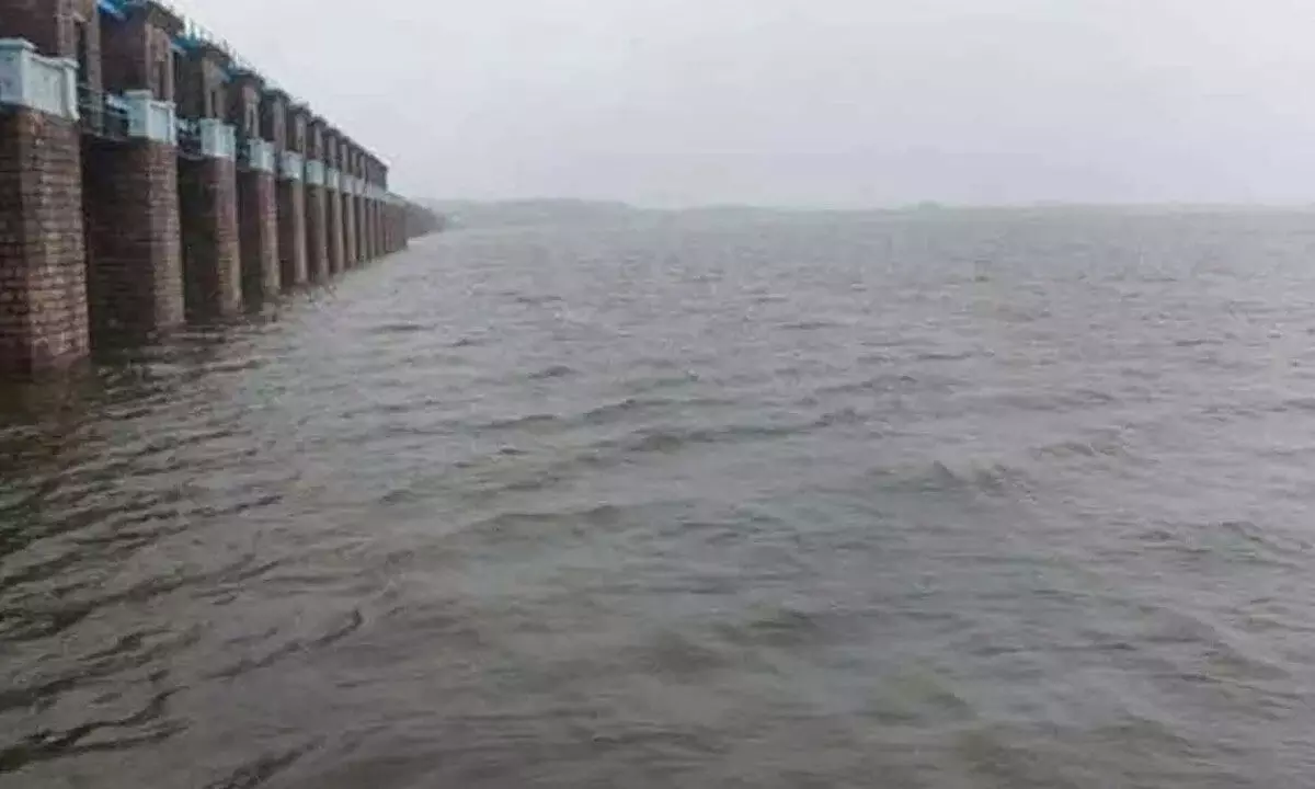 Twin reservoirs in Hyderabad maintain stable water levels