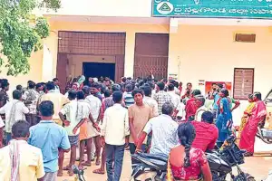 Urea shortage in Munugodu leads to limited sales
