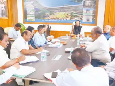 Uttam asks officials to speed up SLBC tunnel work