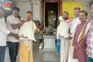 Worship items given to 711 old temples