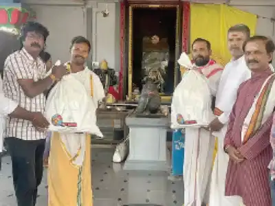 Worship items given to 711 old temples