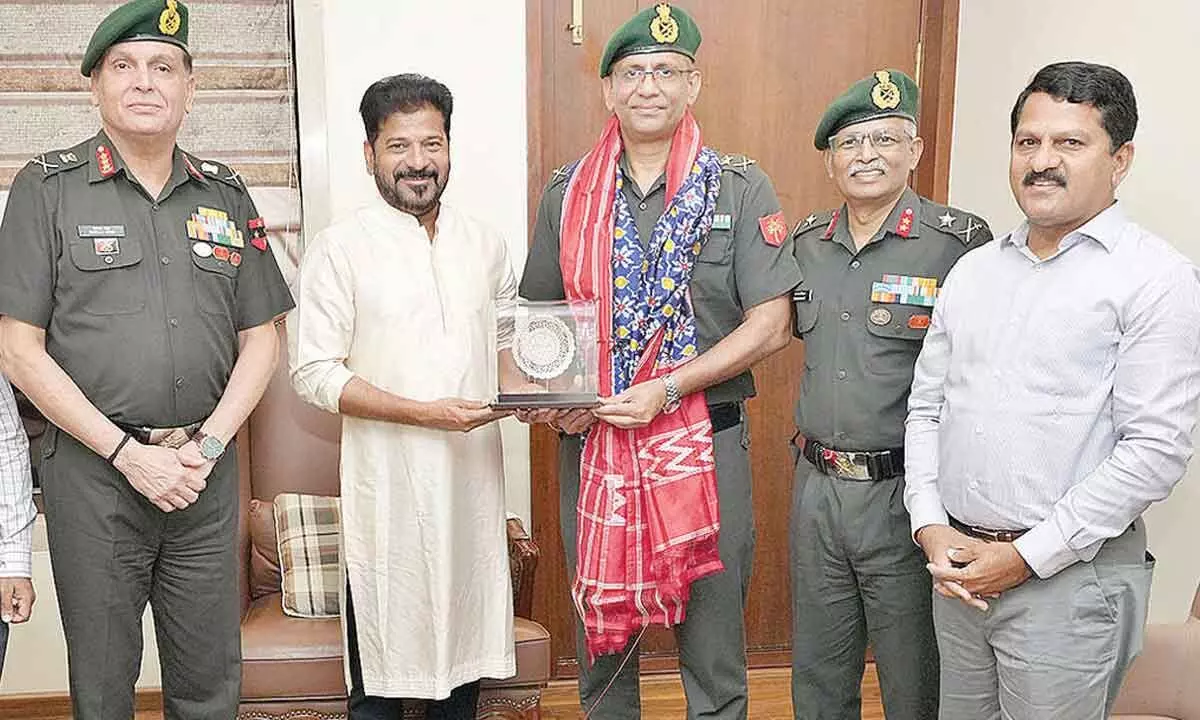 Army Southern Command chief discusses military-civil cooperation with CM