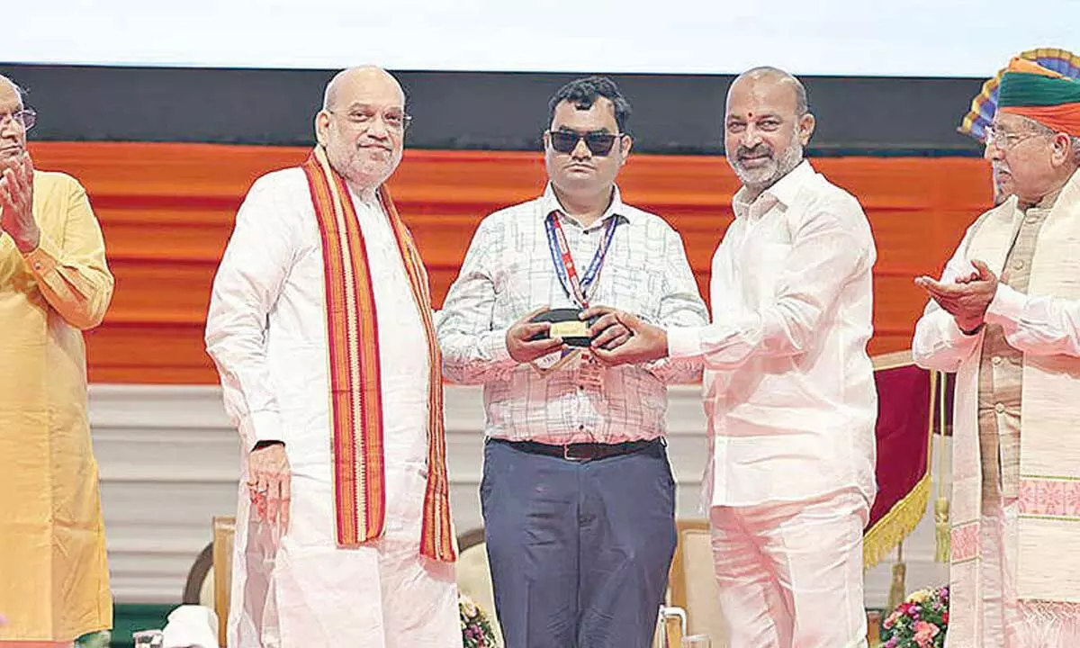 Bandi Sanjay emphasizes Hindi's importance for unity and governance