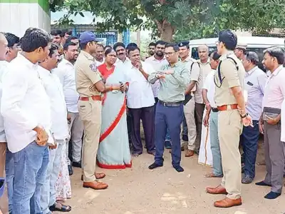 Chief Minister to visit Smmaka Saralamma tomorrow, Seethakka checks preparations
