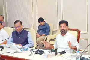 Chief Minister urges officials to speed up land acquisition for highway projects