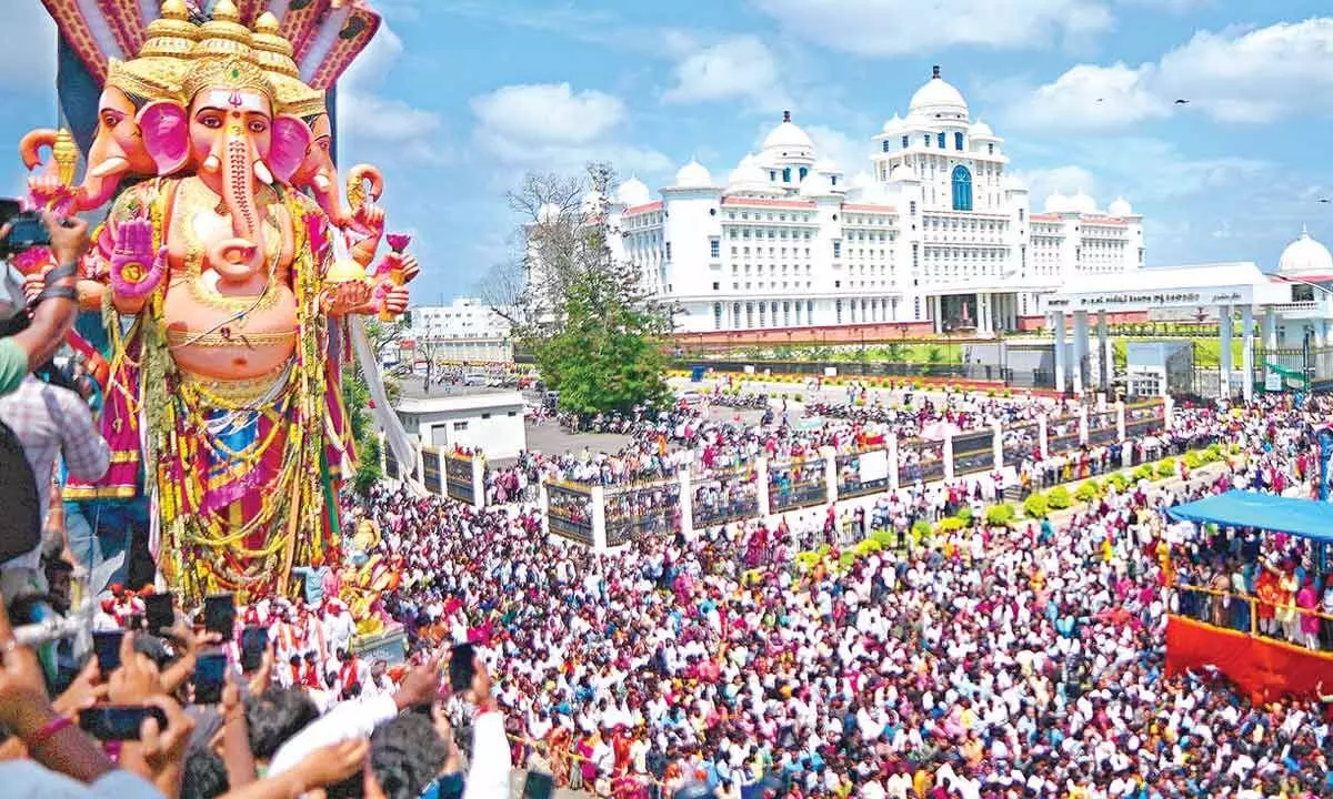 City says goodbye to Ganesha