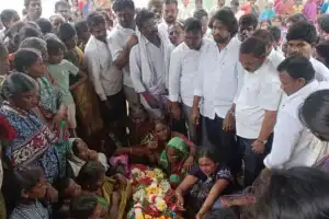 Congress Leader Sampath Kumar Assures Help for Families of Lightning Victims