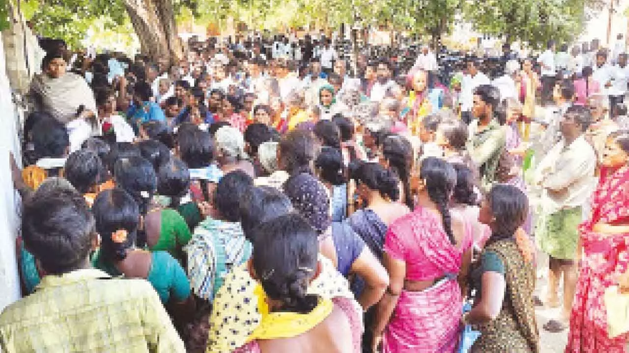 Farmers receive two bags of urea after three protests in one day