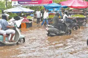 Floods in Hyderabad Bring City to a Standstill on Friday