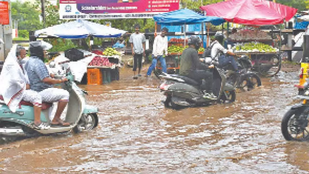Floods in Hyderabad Bring City to a Standstill on Friday