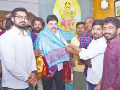 Group-1 candidates thank NRR for Telangana High Court decision