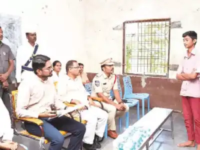 Gurukul students jump over wall in protest