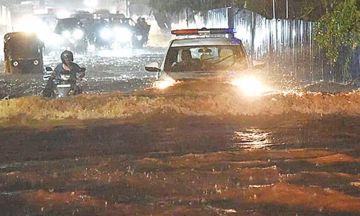 Heavy rain hits city