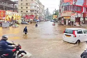 Heavy rains flood Hyderabad