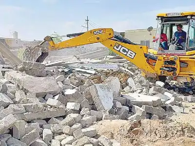 HYDRAA recovers 300 acres of government land in Gajularamaram