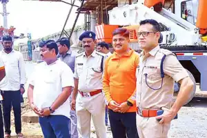 Khammam Police Chief oversees Gangamma Oodi immersion